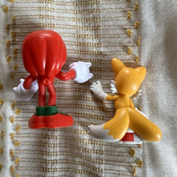 Sonic The Hedgehog 2025 Burger King Toys - Knuckles & Tails - Picture 2 of 4